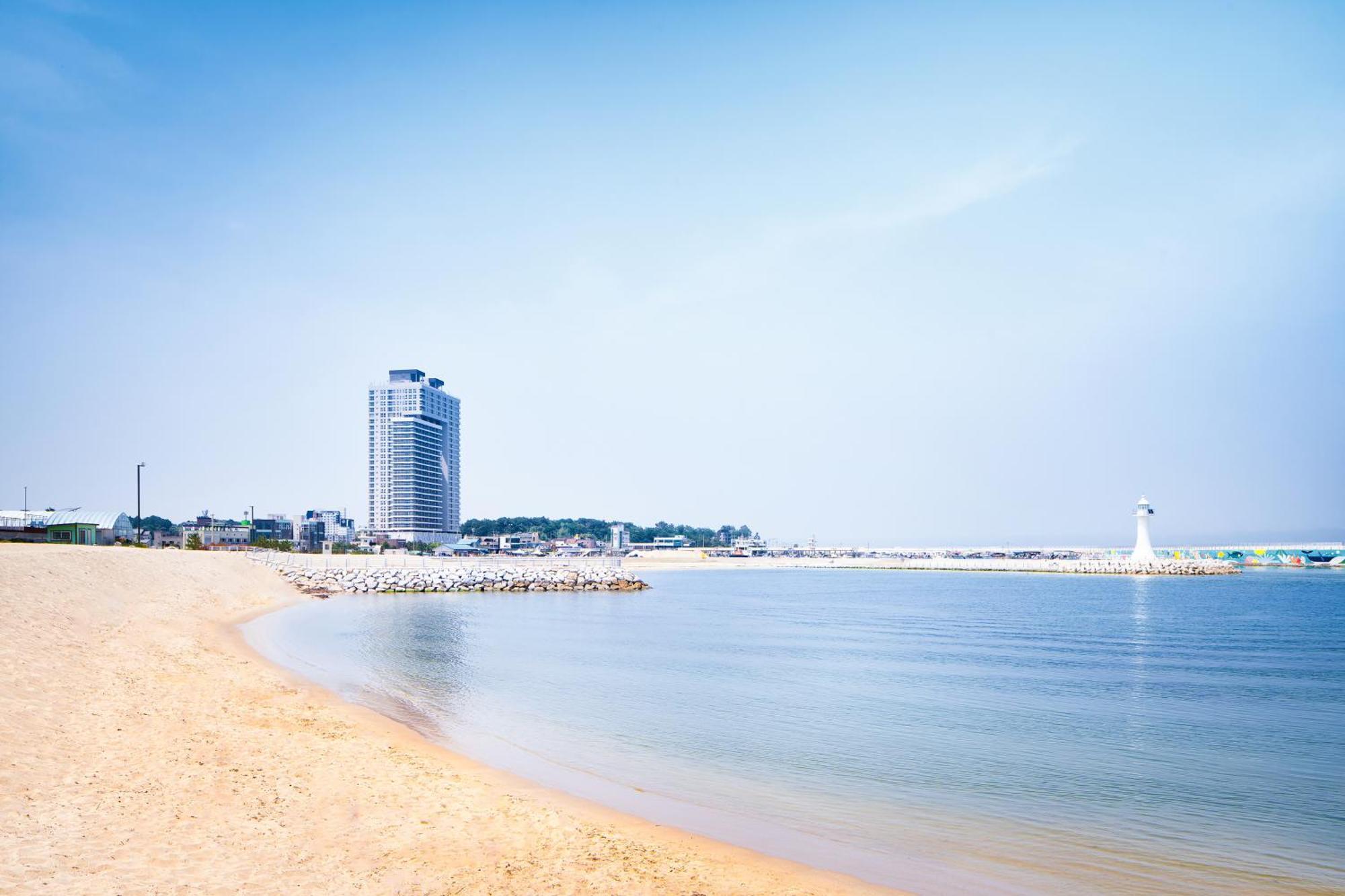 Gangneung Chonpines Ocean Suites Hotel מראה חיצוני תמונה