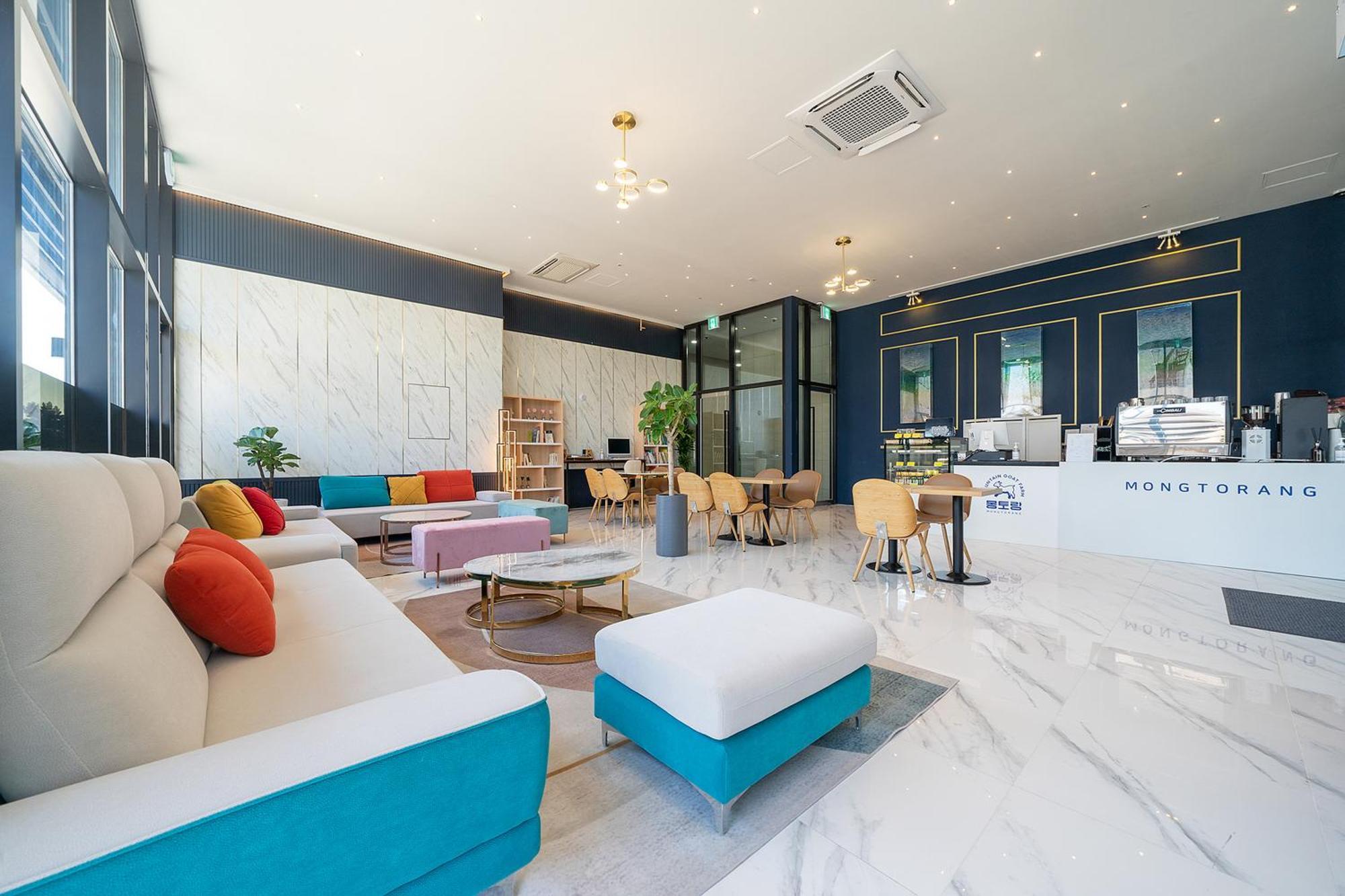 Gangneung Chonpines Ocean Suites Hotel מראה חיצוני תמונה
