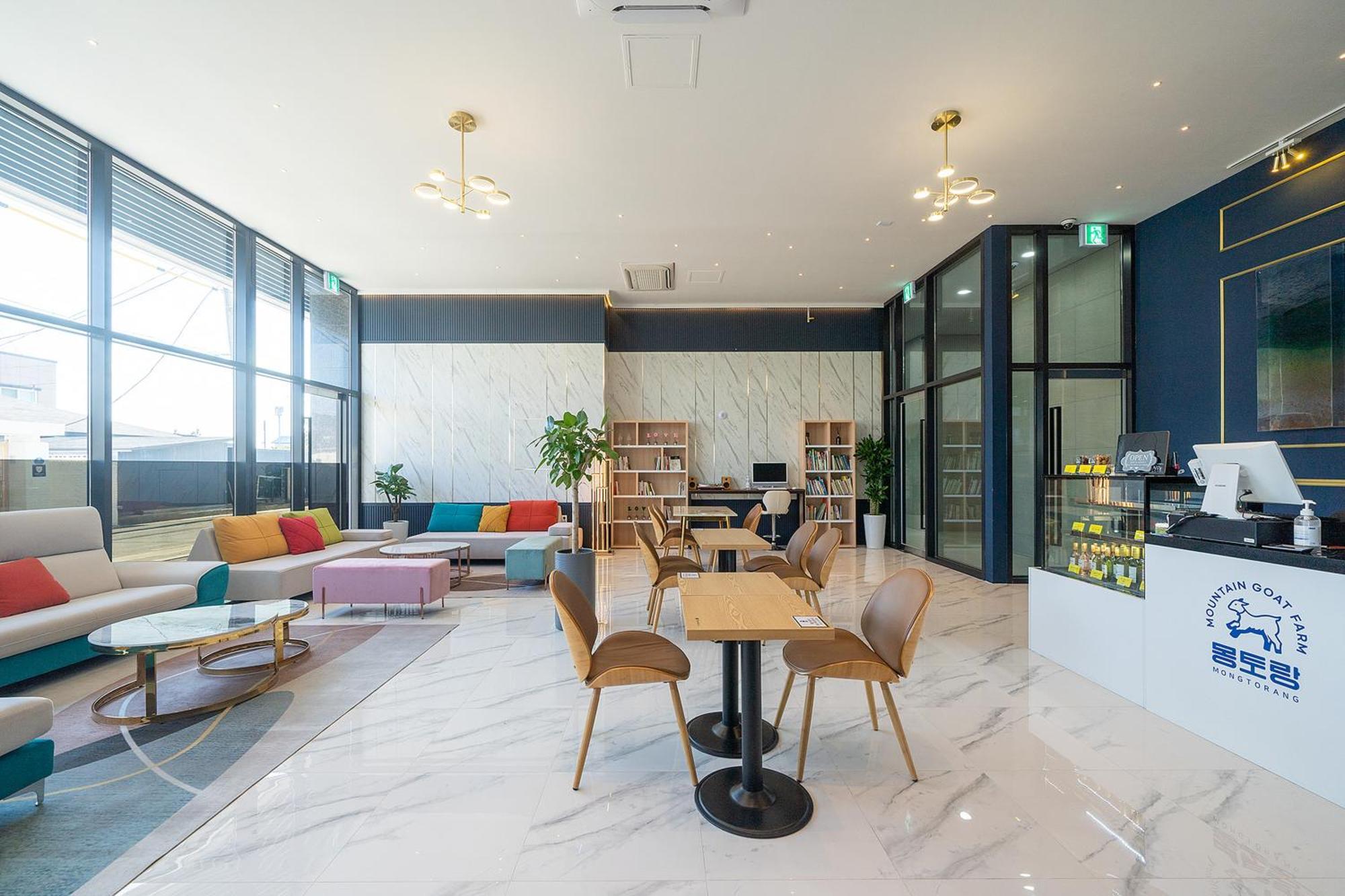 Gangneung Chonpines Ocean Suites Hotel מראה חיצוני תמונה