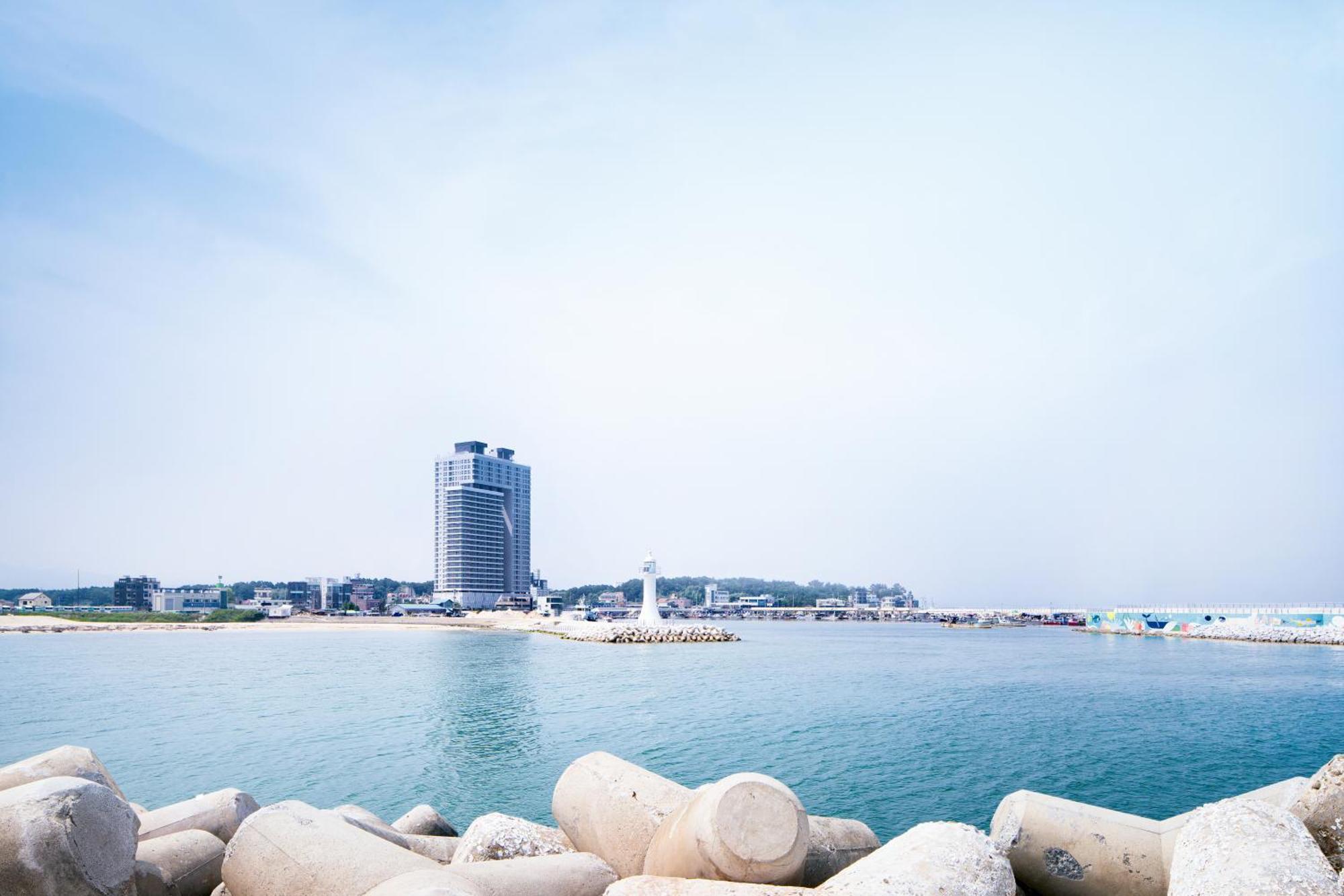 Gangneung Chonpines Ocean Suites Hotel מראה חיצוני תמונה
