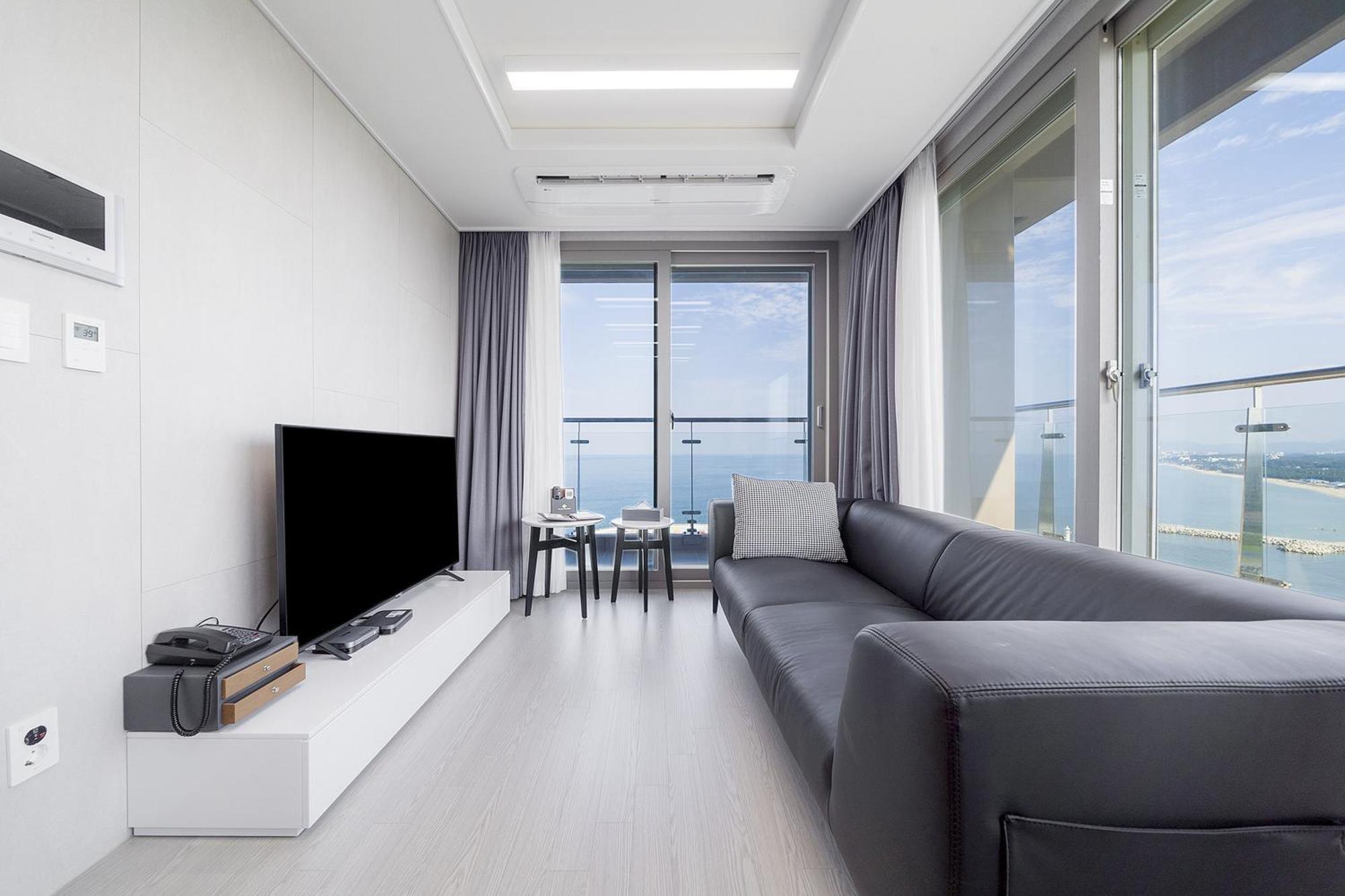 Gangneung Chonpines Ocean Suites Hotel מראה חיצוני תמונה